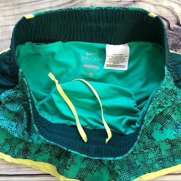 Nike Green Patterned Dri-Fit Shorts Small - Picture 3 of 4
